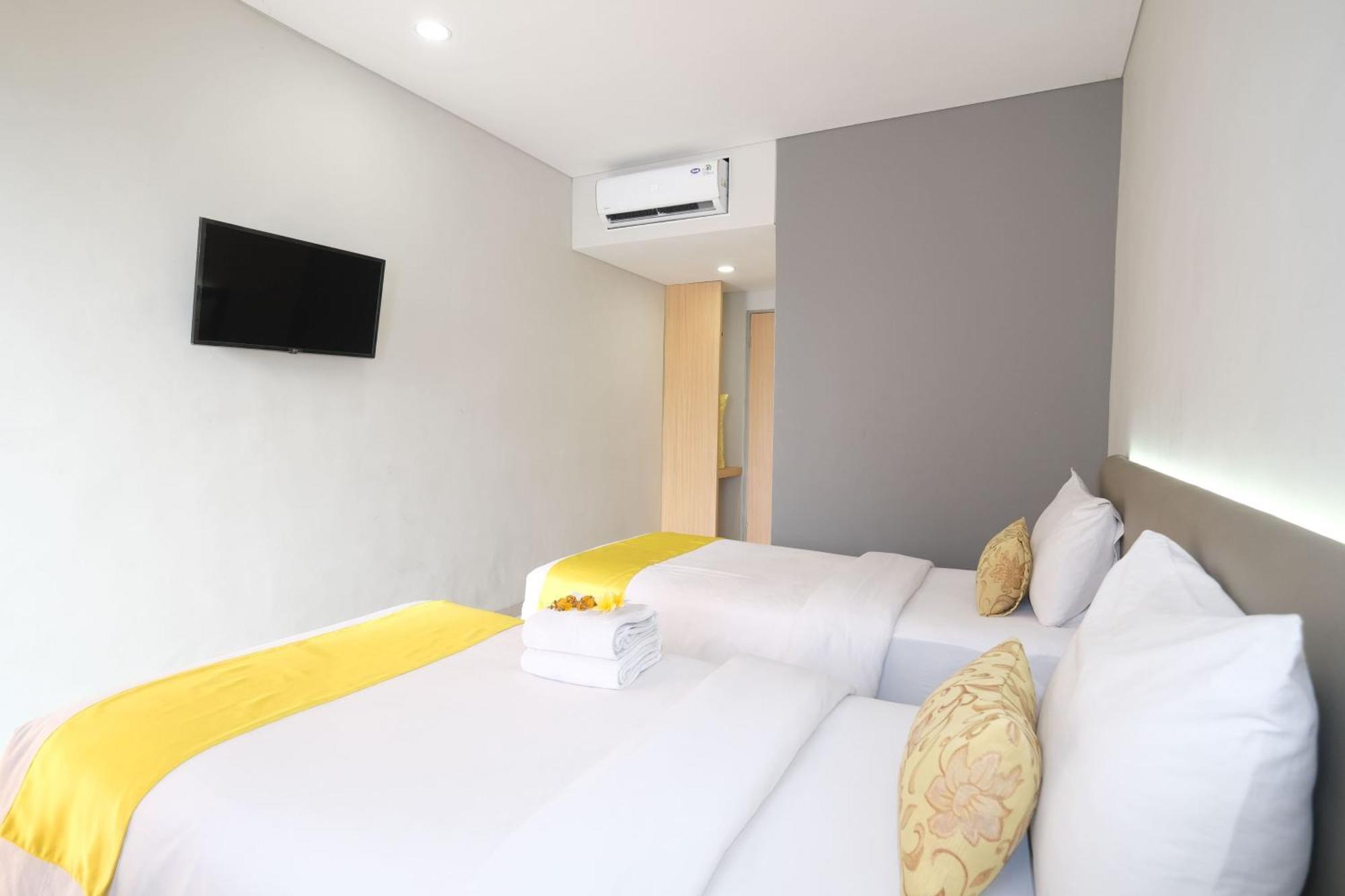 S101 Hotels Semarang Exterior photo