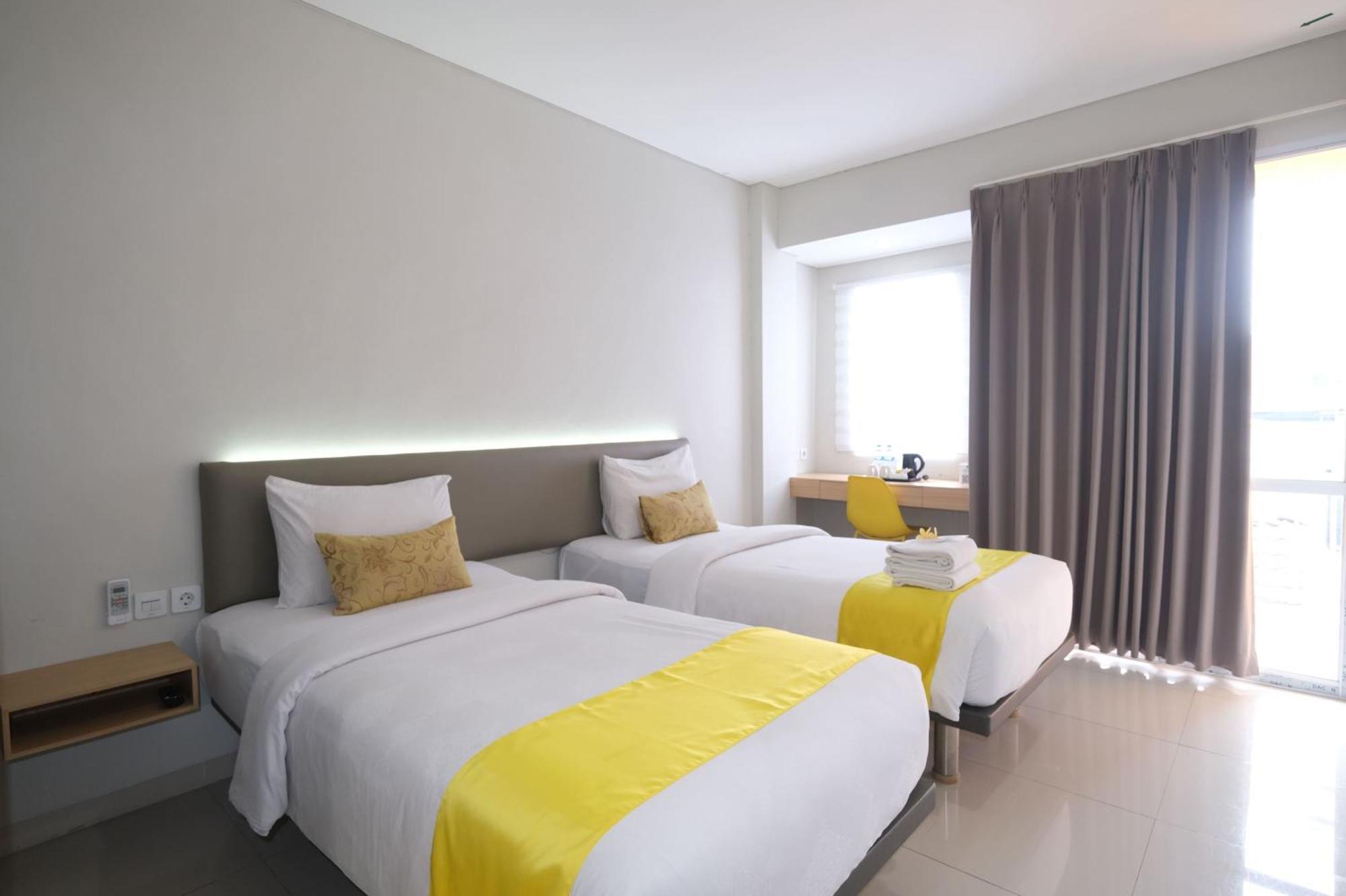 S101 Hotels Semarang Exterior photo